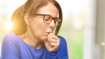 أبرزها التهاب الجيوب الأنفية.. 8 أسباب للإصابة بالسعال