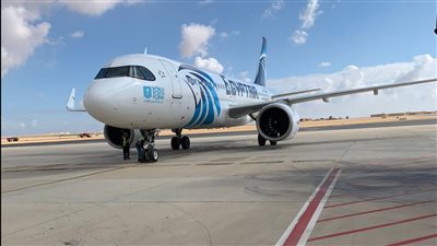 أول رحلة دولية لمصر للطيران من مطار سفنكس الدولي