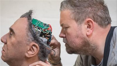 منشئو نظام الدردشة الذكية: الذكاء الاصطناعي كان متحيزًا ومسيئًا