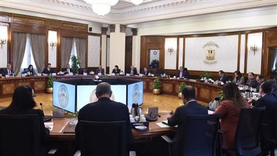 رئيس الوزراء يترأس اجتماع المجموعة الاقتصادية