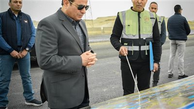  الرئيس السيسي يطلع على سير العمل بمشروعات المحاور والطرق في الجيزة