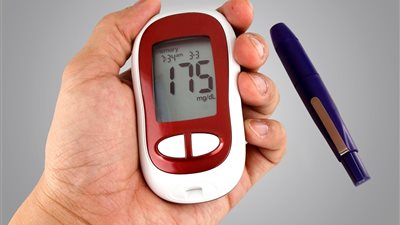 الإفتاء تفصح.. حكم إفطار مريض السكر الذى يتضرر من صيامه 