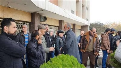 بدء جنازة الفنان شادي زيدان.. سوزان نجم الدين أبرز الحضور (صور)