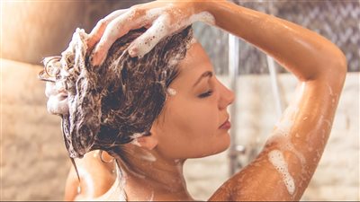 منها صابون الشاور وماء الورد.. إليك أهم وصفات تعطير الجسم