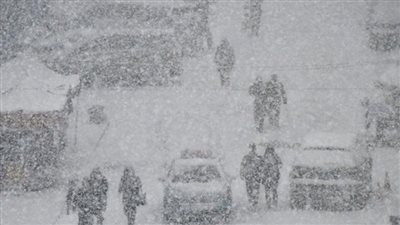 عاصفة ثلجية تضرب ولاية كاليفورنيا.. والظلام يخيم على مليون شخص في ميشيجان 