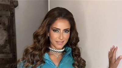 حنان مطاوع فلاحة وأحمد السعدني بـ جلباب.. البوستر الرسمي لـ«سره الباتع» (صورة)