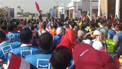 الرئيس السيسي يصل المنيا لافتتاح مشروعات حياة كريمة 