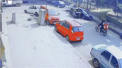 إصابة 3 أشخاص في انقلاب توك توك بـ حلوان