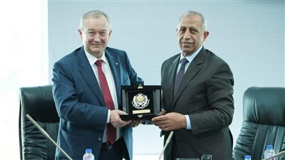 سفير بيلاروسيا يزور الأكاديمية العربية للعلوم والتكنولوجيا بالقرية الذكية