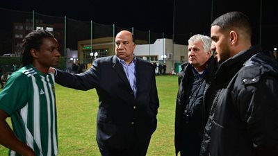 مصيلحي يحصن موبولولو من عروض الرحيل