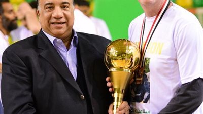 رسميًا.. مصيلحى يُنهى بنجاح ملف التجديد لهينريك رودل المدير الفني لكرة السلة