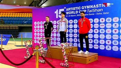 وزير الرياضة يهنىء لاعب منتخب الجمباز بفوزه ببرونزية كأس العالم بقطر