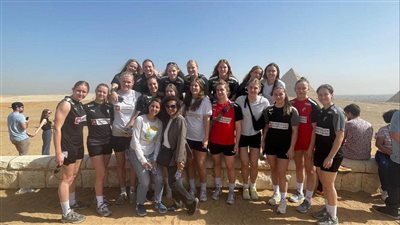 منتخب بنات الدنمارك لكرة اليد يزورن الأهرامات بعد مواجهة الفراعنة وديا