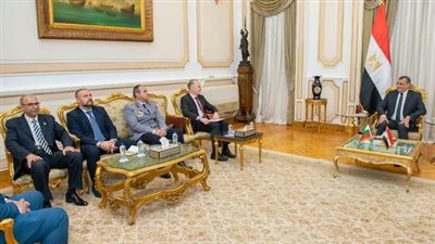 وزير الإنتاج الحربي يبحث مع السفير البلغاري مجالات التعاون المشترك