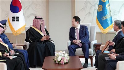 رئيس جمهورية كوريا يستقبل وزير الدفاع