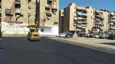 محافظ بورسعيد: استمرار أعمال رصف وتطوير الطرق بمنطقة شباب المدينة 