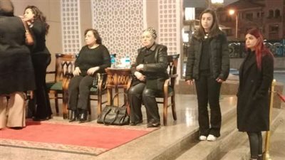 بدء عزاء الفنانة شريفة فاضل (صور)