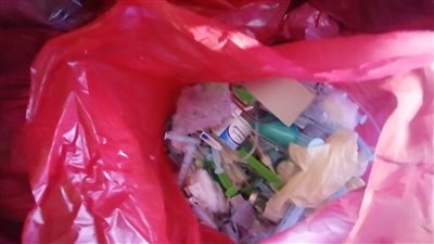 محافظ الدقهلية يوجه بتسليم قائد سيارة ألقى نفايات طبية على الطريق للشرطة