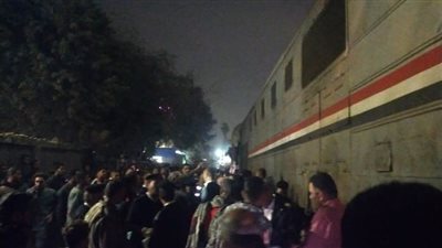اللقطات الأولى لخروج قطار قليوب عن مساره (فيديو)