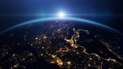 علماء يكتشفون إنزيما في بكتيريا التربة يمكنه تحويل الهواء إلى كهرباء