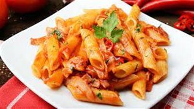 طريقة عمل المكرونة القلم الحارة خطوة بخطوة