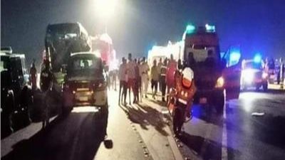 مصرع وإصابة 14 شخصا في حادث انقلاب ميكروباص على «صحراوى أسوان»