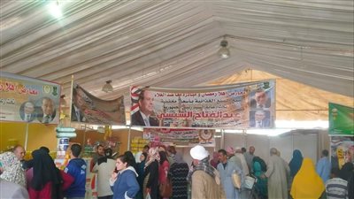 إقبال كبير من أهالي المنيا على معارض أهلا رمضان بتخفيضات تصل إلى 30٪ 