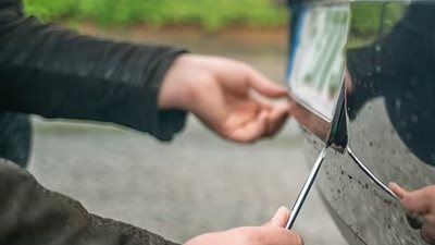 لماذا تنتشر ظاهرة سرقة لوحة أرقام السيارات؟