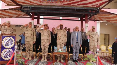 مساعد وزير الدفاع والإنتاج الحربي ومدير تعليم العاصمة يشهدان الاحتفال بيوم الشهيد