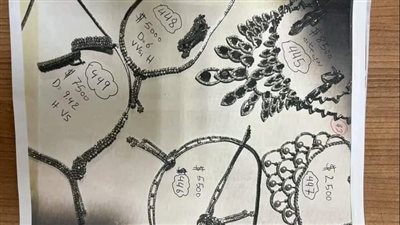 ألماس ومشغولات ذهبية.. القبض على مضيفة وهولندي حاولا الدخول بمشغولات ثمينة من مطار القاهرة