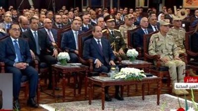 الرئيس عبد الفتاح السيسي يشاهد فيلما تسجيليا بعنوان قلاع إنتاجية