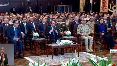  الرئيس السيسي يوجه بتنظيم رحلات لتعريف الشباب بالمشروعات الجديدة