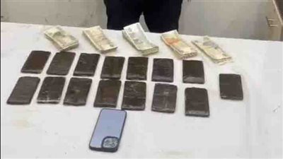 من القليوبية إلى القاهرة.. تفاصيل سقوط تاجر مخدرات بحوزته 1.5 كيلو حشيش