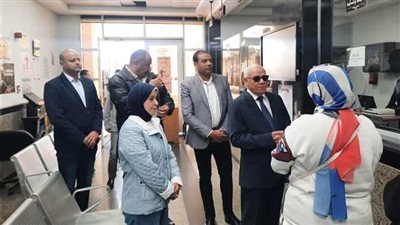 محافظ بورسعيد يتفقد المركز التكنولوجي لخدمة المواطنين