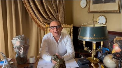 دكتور شهير يكشف تفاصيل مكالمة مع وزير الطيران عن مطاري الأقصر والقاهرة