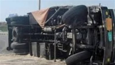 مصرع شخص في حادث آليم على الطريق بقنا 