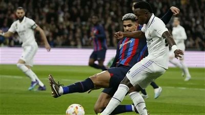 اليوم برشلونة وريال مدريد فى كلاسيكو الأرض.. صراع بين بنزيما وليفاندوفسكي 