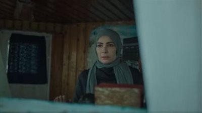 قائدة مركب تخفي وفاة زوجها.. لقطات من برومو «تحت الوصاية» لـ منى زكي (فيديو)