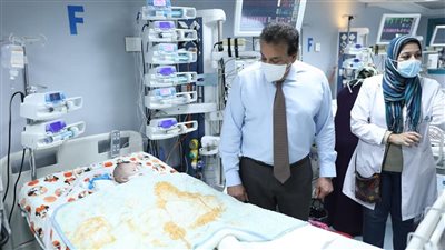 وزير الصحة يوجه بمدَ عدد ساعات العمل بعيادات معهد القلب لـ 8 مساءً 