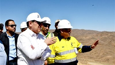 بدء تجارب تشغيل الإنتاج التجاري للذهب من موقع 