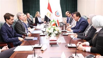 وزير الصحة يبحث مع السفير الإيطالى نتائج مشروع دعم تحسين خدمات التمريض
