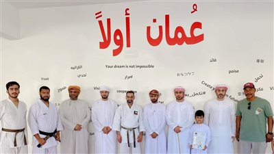 الغيثي والحربي يكرمان الكويتى علاء الحواج فى عمان 