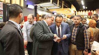 نائب محافظ المنيا يتابع انضباط أسعار السلع الغذائية بعدد من المنافذ