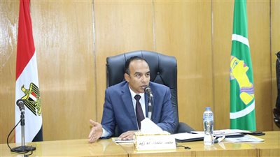 نائب محافظ المنيا يعقد اجتماعا مع مسئولي التموين لمتابعة الرقابة على الأسواق 