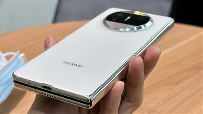 شركة هواوي تطلق أخف الهواتف القابلة للطي وزنا في العالم