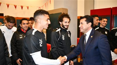 وزير الرياضة يلتقي لاعبي المنتخب الاوليمبي قبل مواجهتهم المرتقبة امام زامبيا