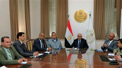 حجازى: تشكيل لجان متخصصة لتطوير مناهج المرحلة الإعدادية