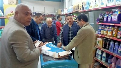 ضبط 14 مخالفة تموينية خلال حملة موسعة على الأسواق والمخابز في ديرمواس بالمنيا