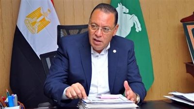 ضبط كميات سكر وزيت قبل بيعها بالسوق السوداء في الشرقية