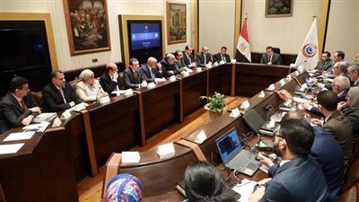 عبد الغفار يُتابع تنفيذ التوجيهات الرئاسية بتحسين جودة الخدمات الصحية